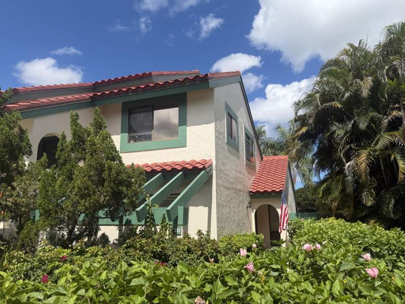 2 bedroom Condominium at 22 Lexington Lane #D, Lexington Green @ PGA National, Palm Beach Gardens — photo 2