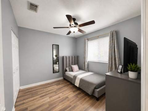 2228 Oakmont Drive, Riviera Beach FL - photo 8 of 10