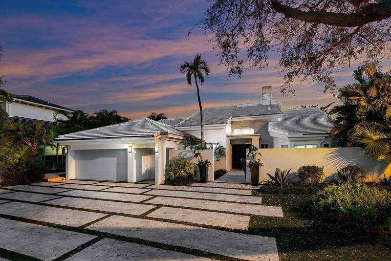 3 bedroom Single Family Residence at 215 Island Drive, Admirals Cove, Jupiter — photo 5