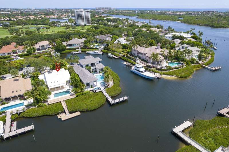 3 bedroom Single Family Residence at 215 Island Drive, Admirals Cove, Jupiter — photo 2