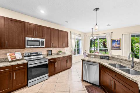 21958 Palm Grass Drive, Boca Raton FL - photo 7 of 47