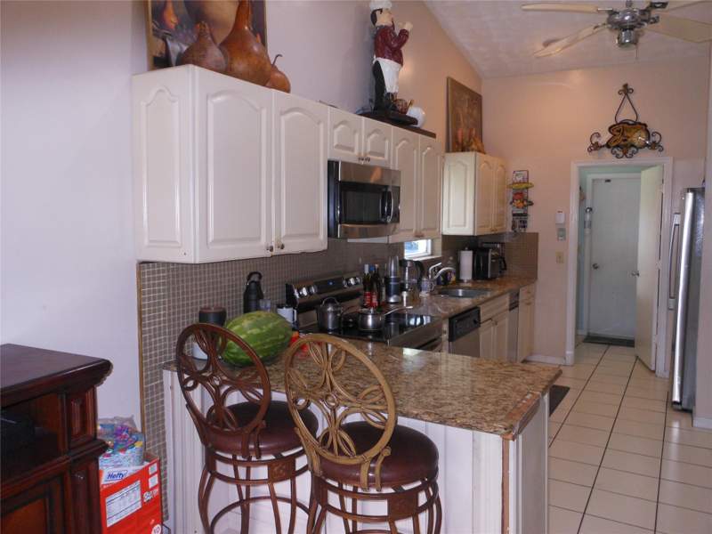3 bedroom Single Family Residence at 8706 NW 83rd Street, Woodmont Tract 47, Tamarac — photo 5