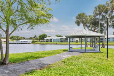 1008 Green Pine Boulevard #H3, West Palm Beach FL - photo 19 of 25