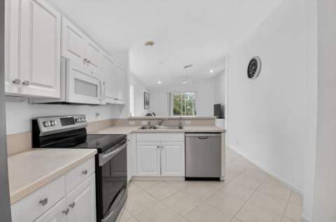 5304 Wycombe Avenue, Boynton Beach FL - photo 11 of 68
