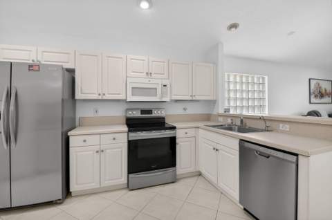 5304 Wycombe Avenue, Boynton Beach FL - photo 13 of 68