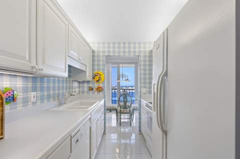 1801 S Flagler Drive #1708, West Palm Beach FL - photo 8 of 22