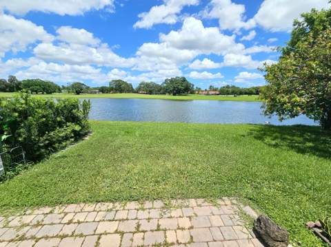 566 Village Lake Drive, Weston FL - photo 12 of 37