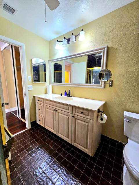 566 Village Lake Drive, Weston FL - photo 17 of 37