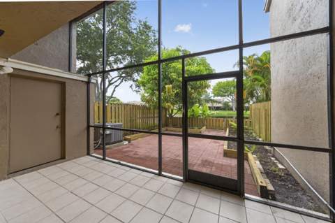 5182 S University Drive, Davie FL - photo 10 of 32