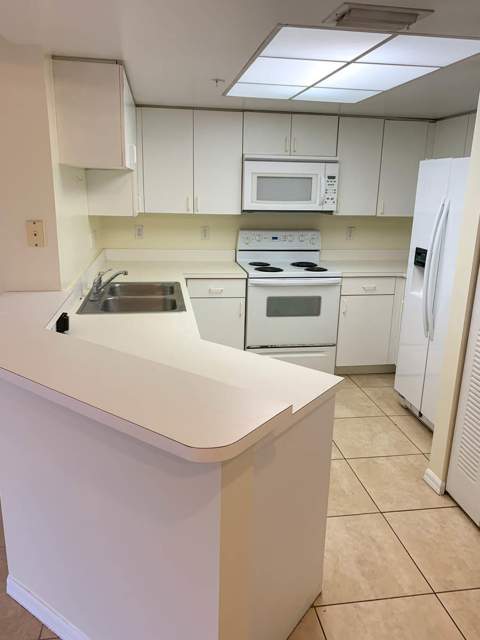 500 N Crestwood Ct Court #502, Royal Palm Beach FL - photo 7 of 28