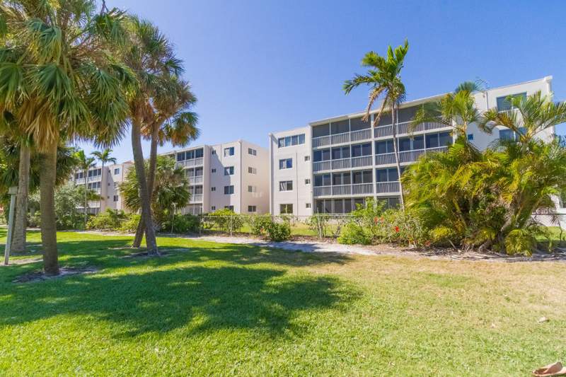 2 bedroom Condominium at 300 E Royal Palm Road #0420, Fairways Condo, Boca Raton — photo 2