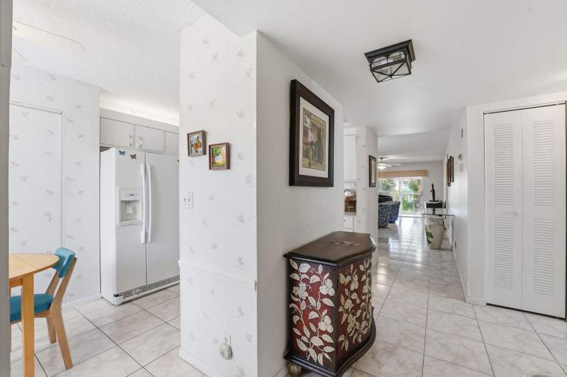 2 bedroom Condominium at 3146 Via Poinciana #307, Fountainview At Spring Lks Condo, Lake Worth — photo 3