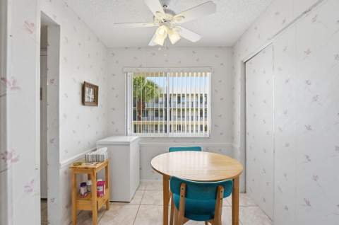3146 Via Poinciana #307, Lake Worth FL - photo 9 of 44