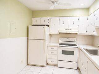 175 Flanders D, Delray Beach FL - photo 7 of 17
