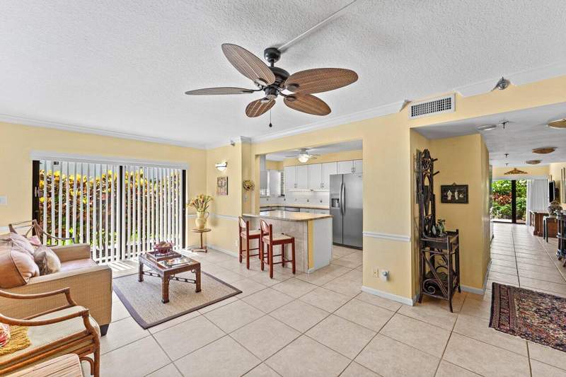 2 bedroom Condominium at 372 Golfview Road #101, Everglades Of North Palm Beach, North Palm Beach — photo 2