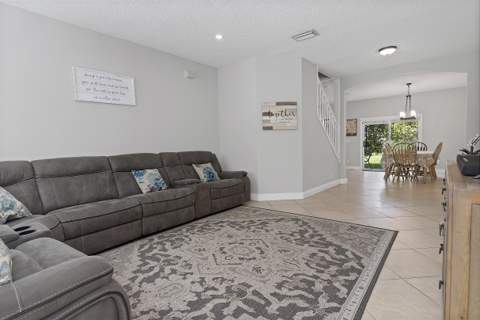 4776 Lago Vista Drive, Coconut Creek FL - photo 8 of 44