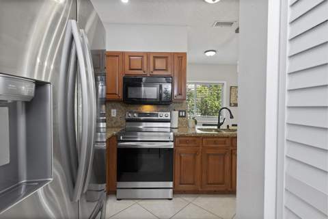 4776 Lago Vista Drive, Coconut Creek FL - photo 18 of 44
