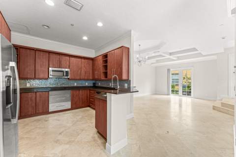 210 NE 69th Circle, Boca Raton FL - photo 6 of 61