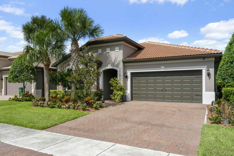 3 bedroom Single Family Residence at 560 SE Monet Drive, Veranda Plat No 4 Veranda Gardens West Phase 2, Port St. Lucie — photo 2