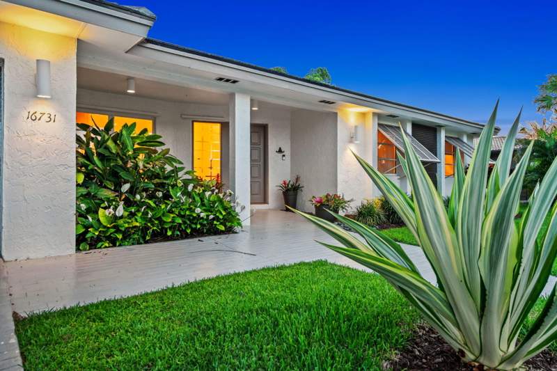 4 bedroom Single Family Residence at 16731 Harbor Court, Bonaventure Lakes Add 1, Weston — photo 3