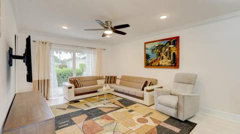 8638 Bella Vista Drive, Boca Raton FL - photo 6 of 25