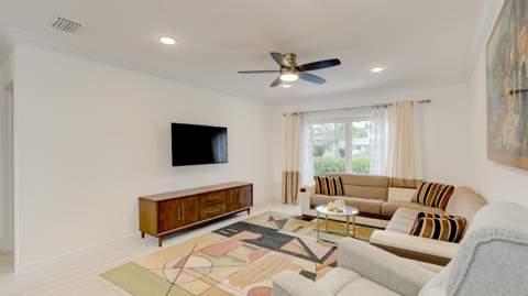 8638 Bella Vista Drive, Boca Raton FL - photo 8 of 25