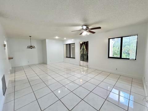 433 Pine Glen Lane #C2, Greenacres FL - photo 15 of 57