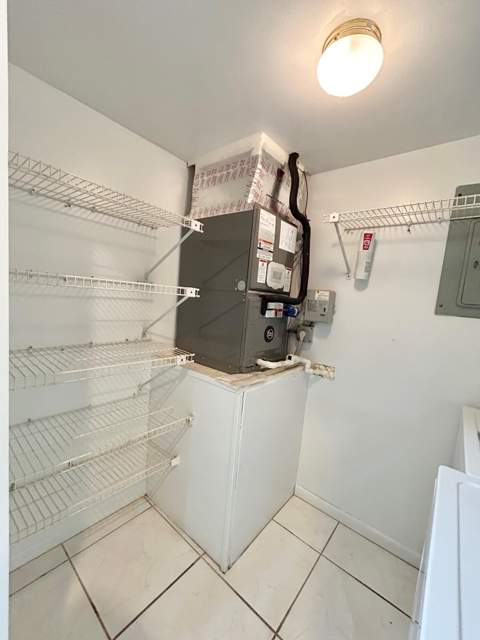 433 Pine Glen Lane #C2, Greenacres FL - photo 17 of 57