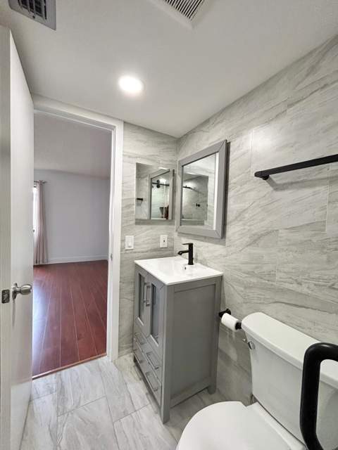 433 Pine Glen Lane #C2, Greenacres FL - photo 24 of 57