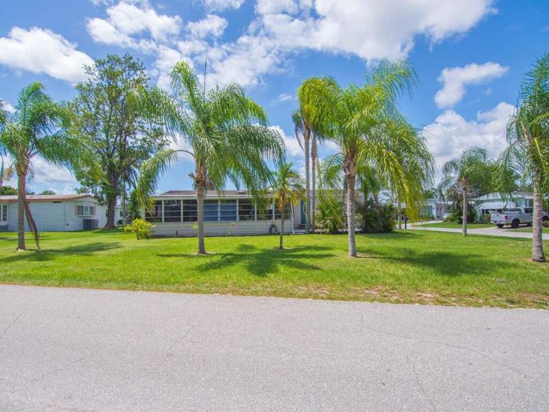 3 bedroom Manufactured Home at 78 W Caribbean, Spanish Lakes Golf Village, Port St. Lucie — photo 2