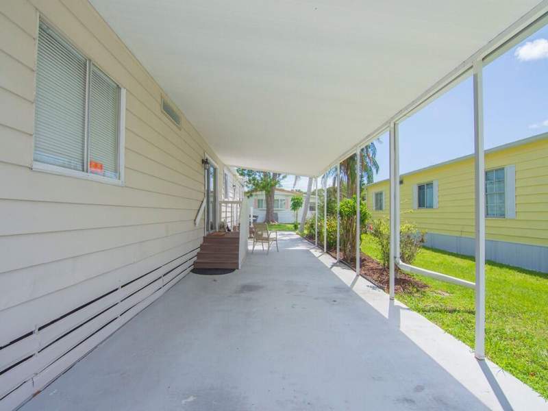 3 bedroom Manufactured Home at 78 W Caribbean, Spanish Lakes Golf Village, Port St. Lucie — photo 4