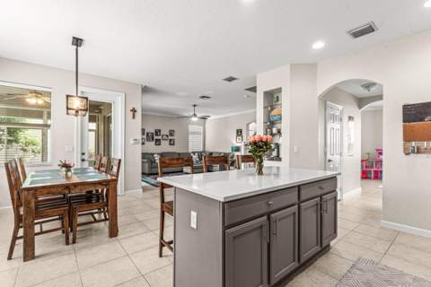 8215 Calterra Drive, Palm Beach Gardens FL - photo 9 of 32