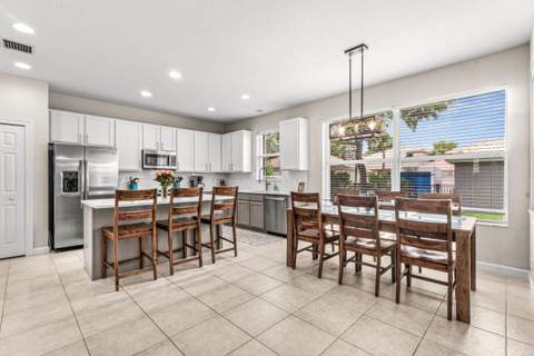 8215 Calterra Drive, Palm Beach Gardens FL - photo 8 of 32