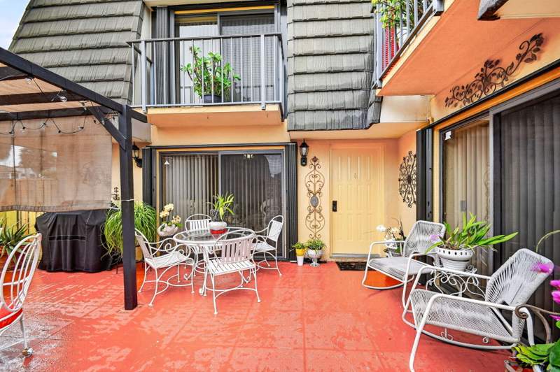 2 bedroom Townhouse at 315 3rd Way, Village Of Sandalwood Lakes 1, West Palm Beach — photo 5