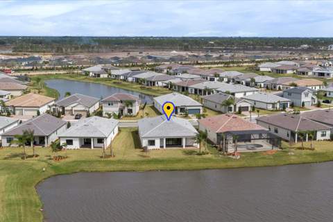 818 SE Courances Drive, Port St. Lucie FL - photo 7 of 42