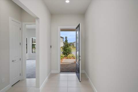 818 SE Courances Drive, Port St. Lucie FL - photo 10 of 42
