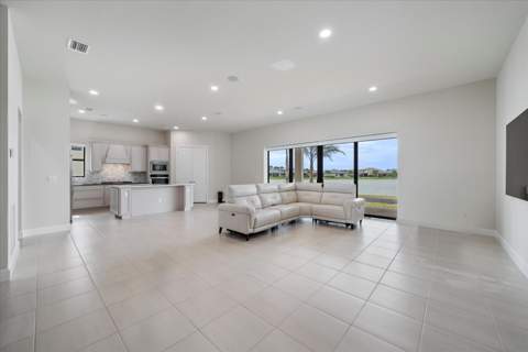 818 SE Courances Drive, Port St. Lucie FL - photo 12 of 42