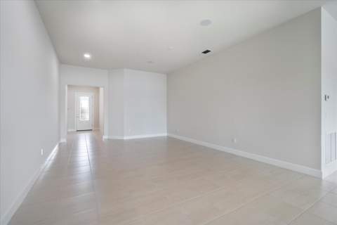818 SE Courances Drive, Port St. Lucie FL - photo 15 of 42
