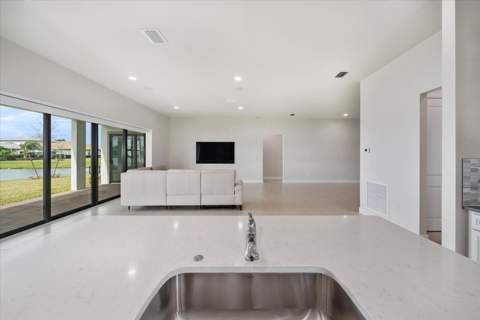 818 SE Courances Drive, Port St. Lucie FL - photo 16 of 42