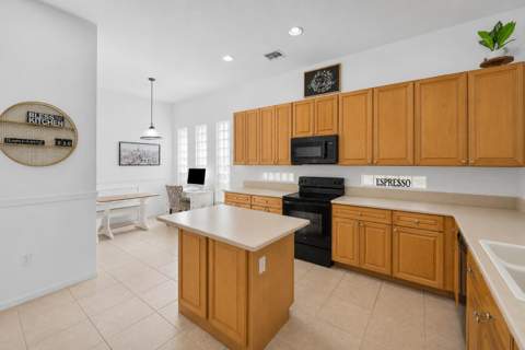 140 Bellezza Terrace, Royal Palm Beach FL - photo 10 of 39