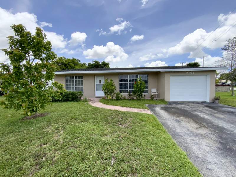 3 bedroom Single Family Residence at 9791 NW 25th Court, Sunrise Golf Village Sec 20, Sunrise — photo 2