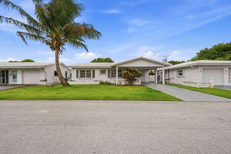 2 bedroom Single Family Residence at 8410 NW 59th Place, Mainlands Of Tamarac Lakes, Tamarac — photo 2