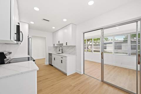 8410 NW 59th Place, Tamarac FL - photo 12 of 29