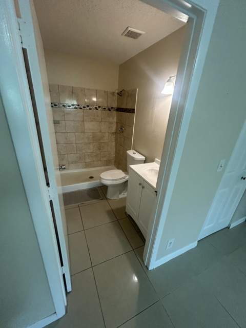 201 Maplewood Drive #201, Greenacres FL - photo 16 of 26
