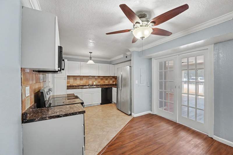 2 bedroom Condominium at 4848 NW 24th #105, Town Square Condo, Lauderdale Lakes — photo 3