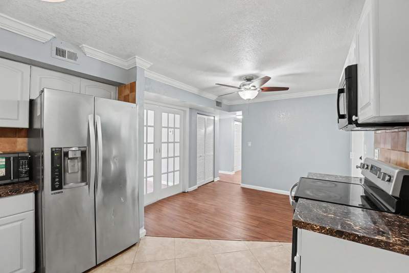 2 bedroom Condominium at 4848 NW 24th #105, Town Square Condo, Lauderdale Lakes — photo 4