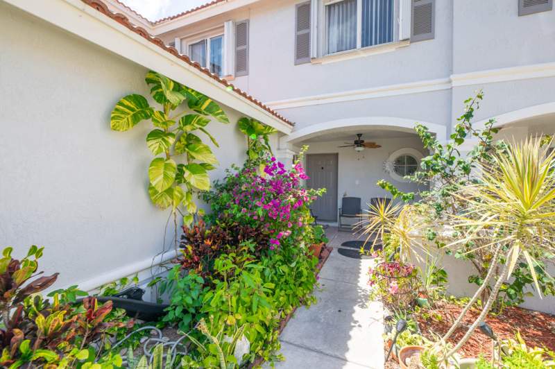 3 bedroom Townhouse at 7118 Hawks Nest Terrace #7118, North County Pud 2, Riviera Beach — photo 3
