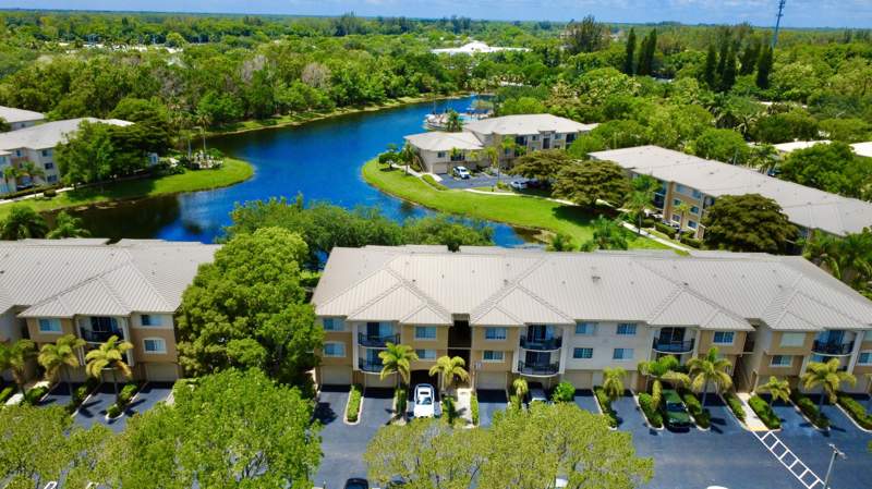 2 bedroom Condominium at 500 N Crestwood Ct Court #502, Grand View , Royal Palm Beach — photo 2