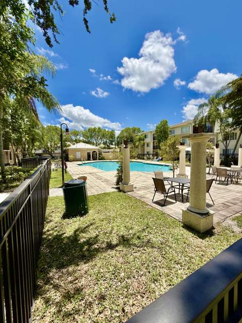 500 N Crestwood Ct Court #502, Royal Palm Beach FL - photo 23 of 28