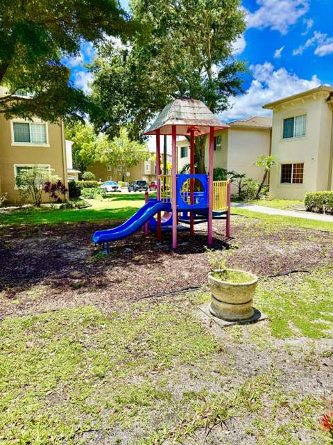 500 N Crestwood Ct Court #502, Royal Palm Beach FL - photo 24 of 28